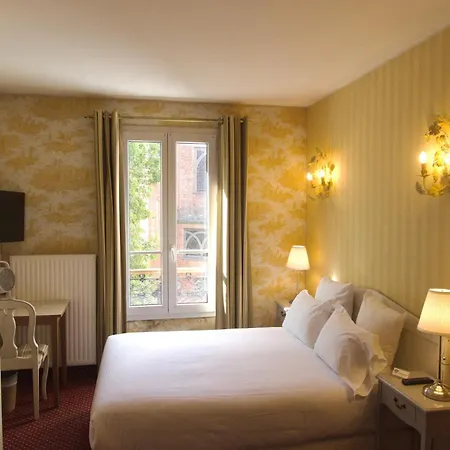 Hotel Regyn's Montmartre Parigi